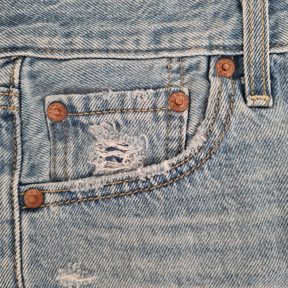 Levi's Ribcage Short Frost Blue Denim Shorts - Picture 5 of 12
